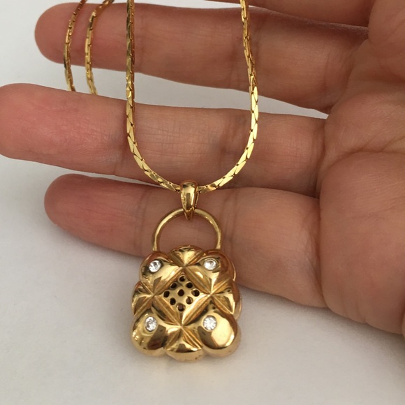 Gold tone diamanté openable pendant and chain - Picture 4 of 8